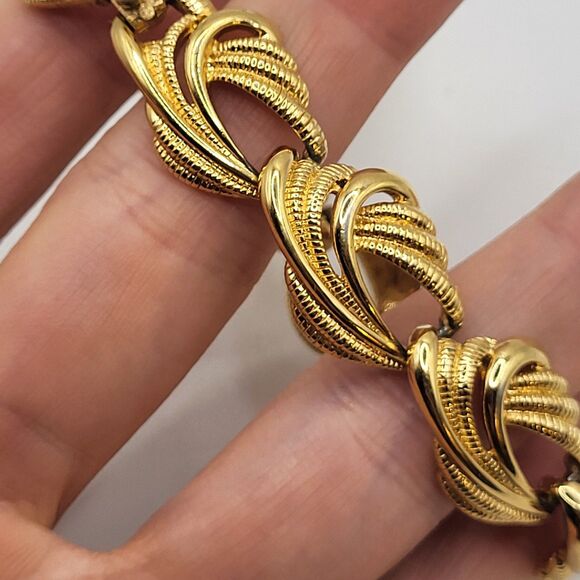 Monet Chunky Goldtone Bracelet Chain 7in - Picture 5 of 5